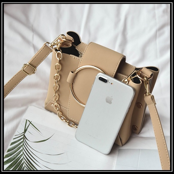 NEW CITY Metal Chain Crossbody Bag - Picture 6 of 8